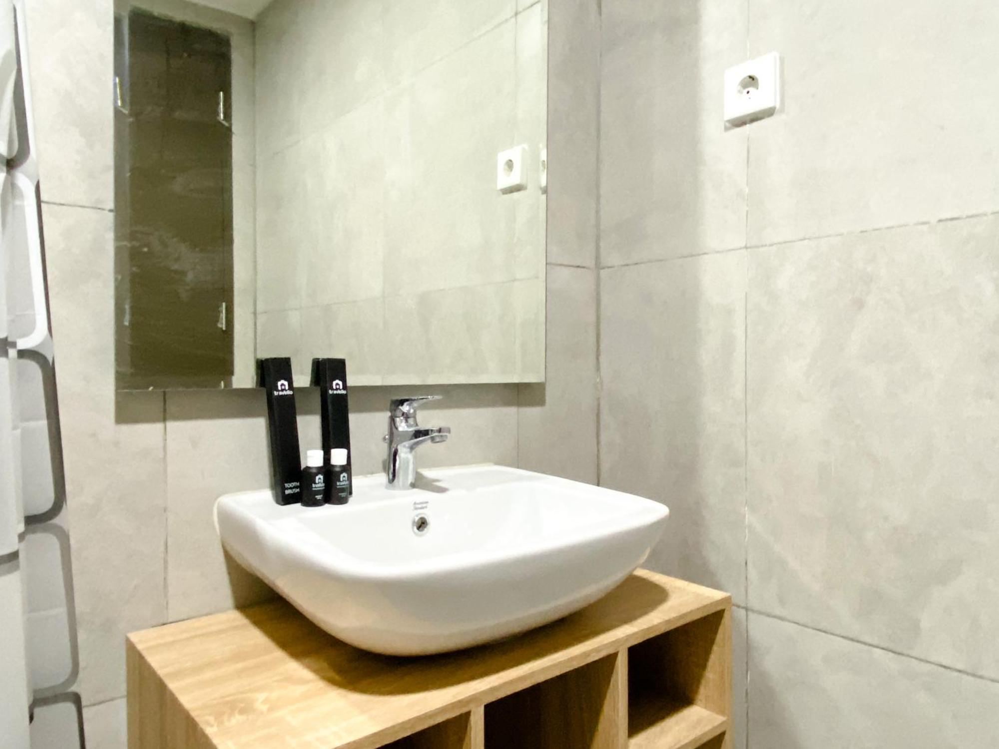 Apartemen Simply Look Pollux Chadstone By Travelio